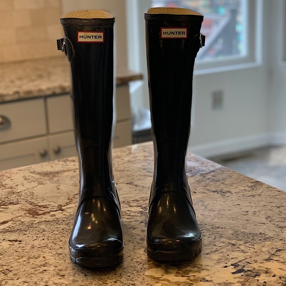 High gloss navy Hunter boots - Picture 2 of 9